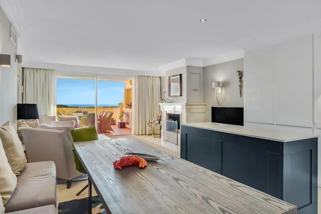 Elegant 3 Bed Apartment With Sea View In Nueva Andalucia Marbella