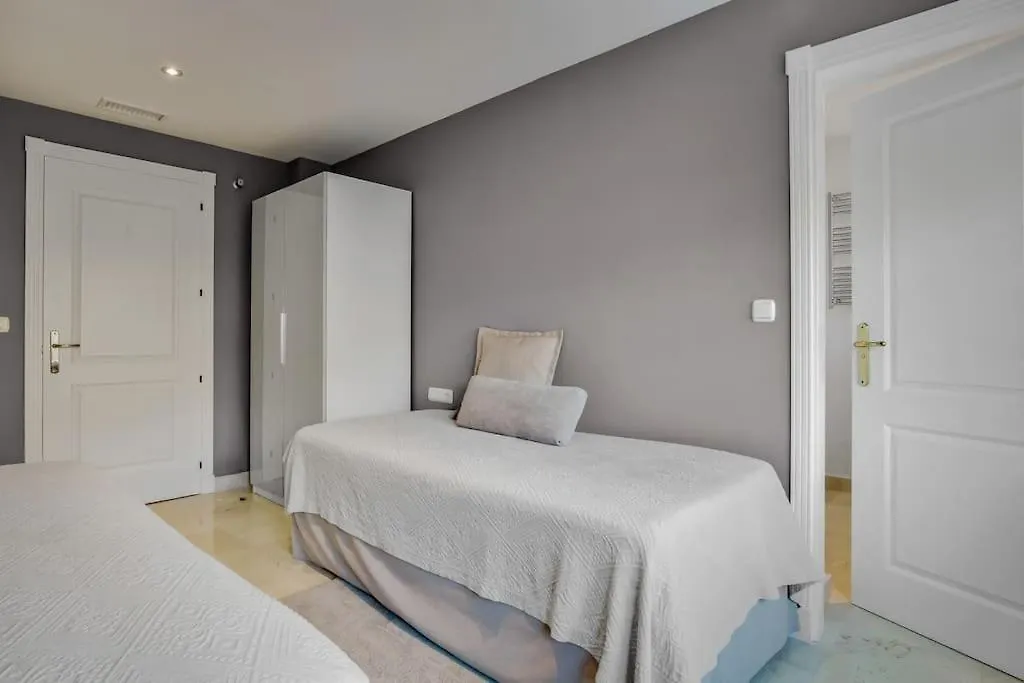 Elegant 3 Bed Apartment With Sea View In Nueva Andalucia Marbella Spain