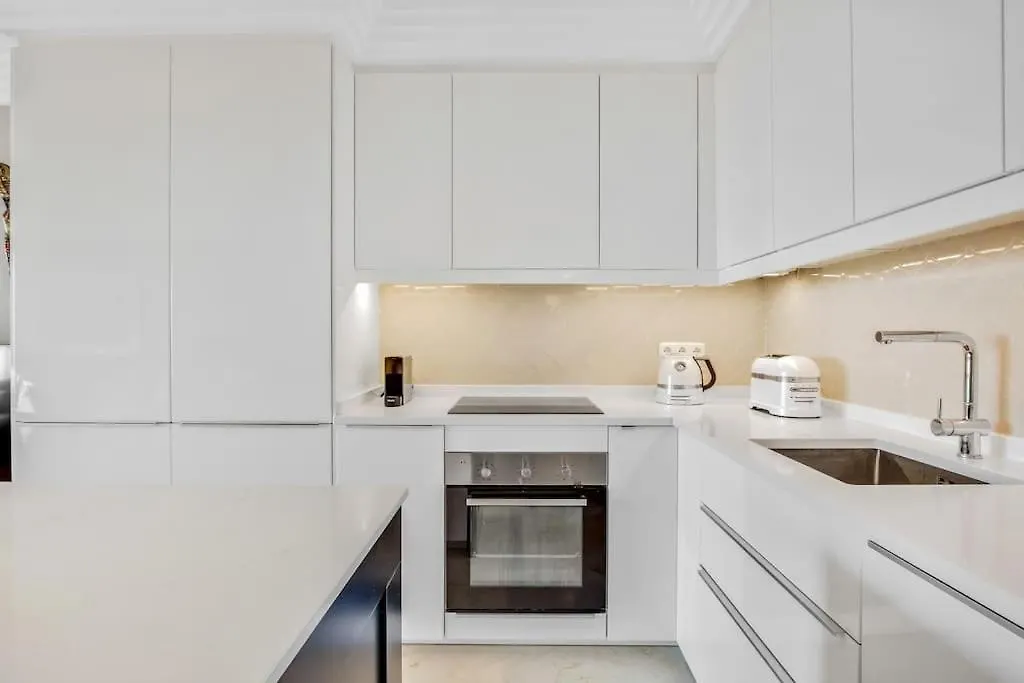 Elegant 3 Bed Apartment With Sea View In Nueva Andalucia Marbella Spain